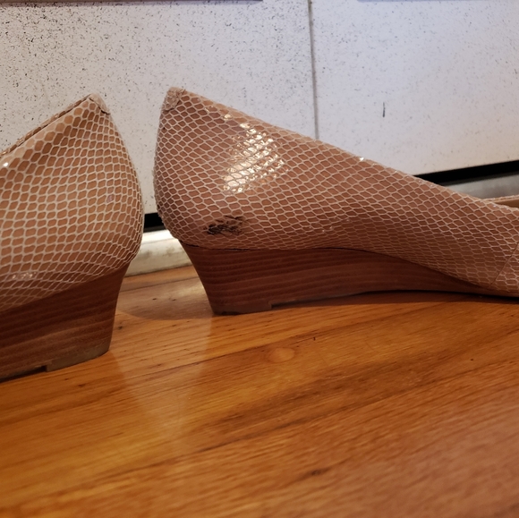 Arturo Chiang Nude Snakeskin Peep Toe Wedge 9 - Picture 8 of 9